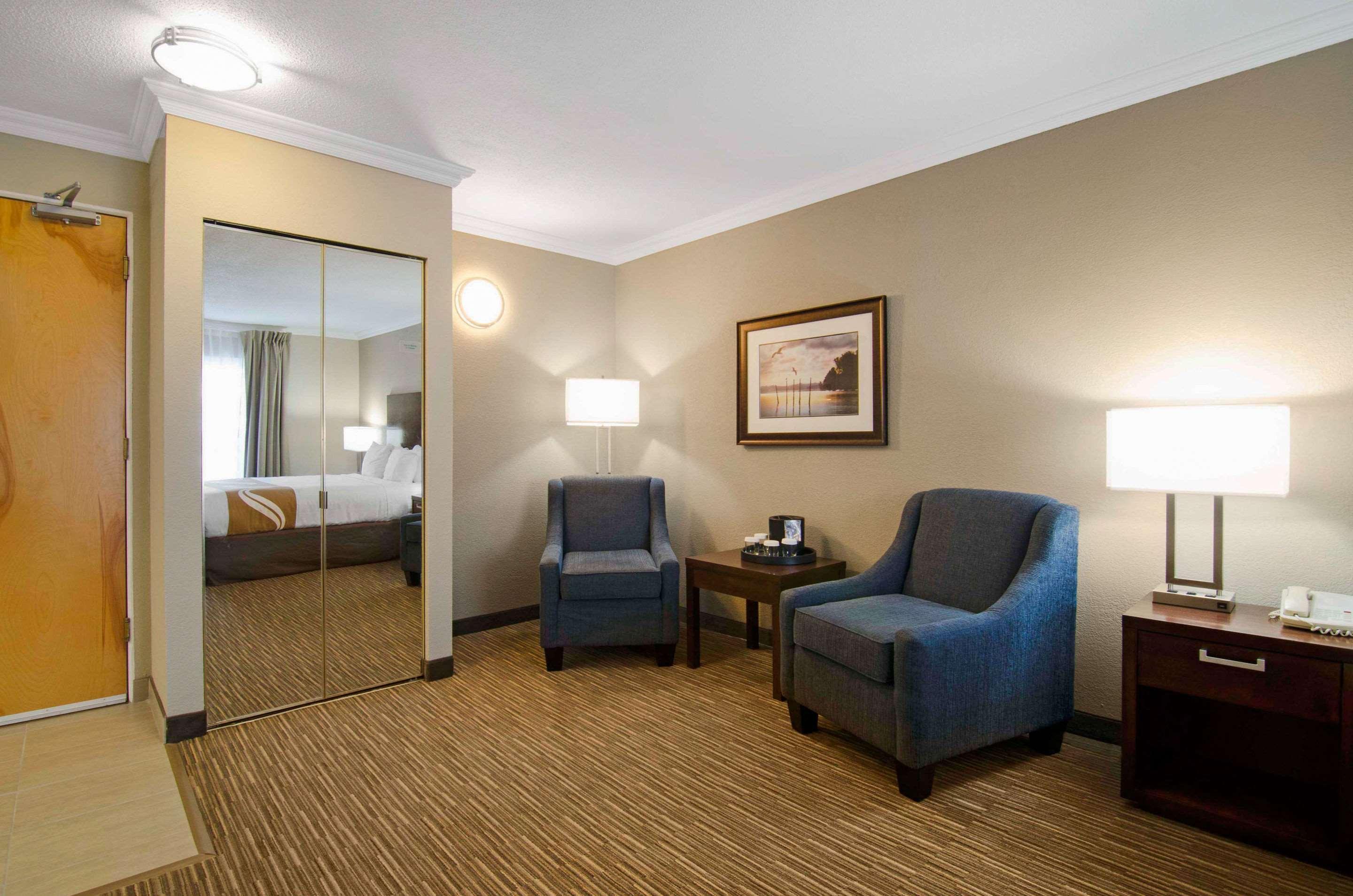 Quality Inn Downtown Inner Harbour Victoria Bagian luar foto