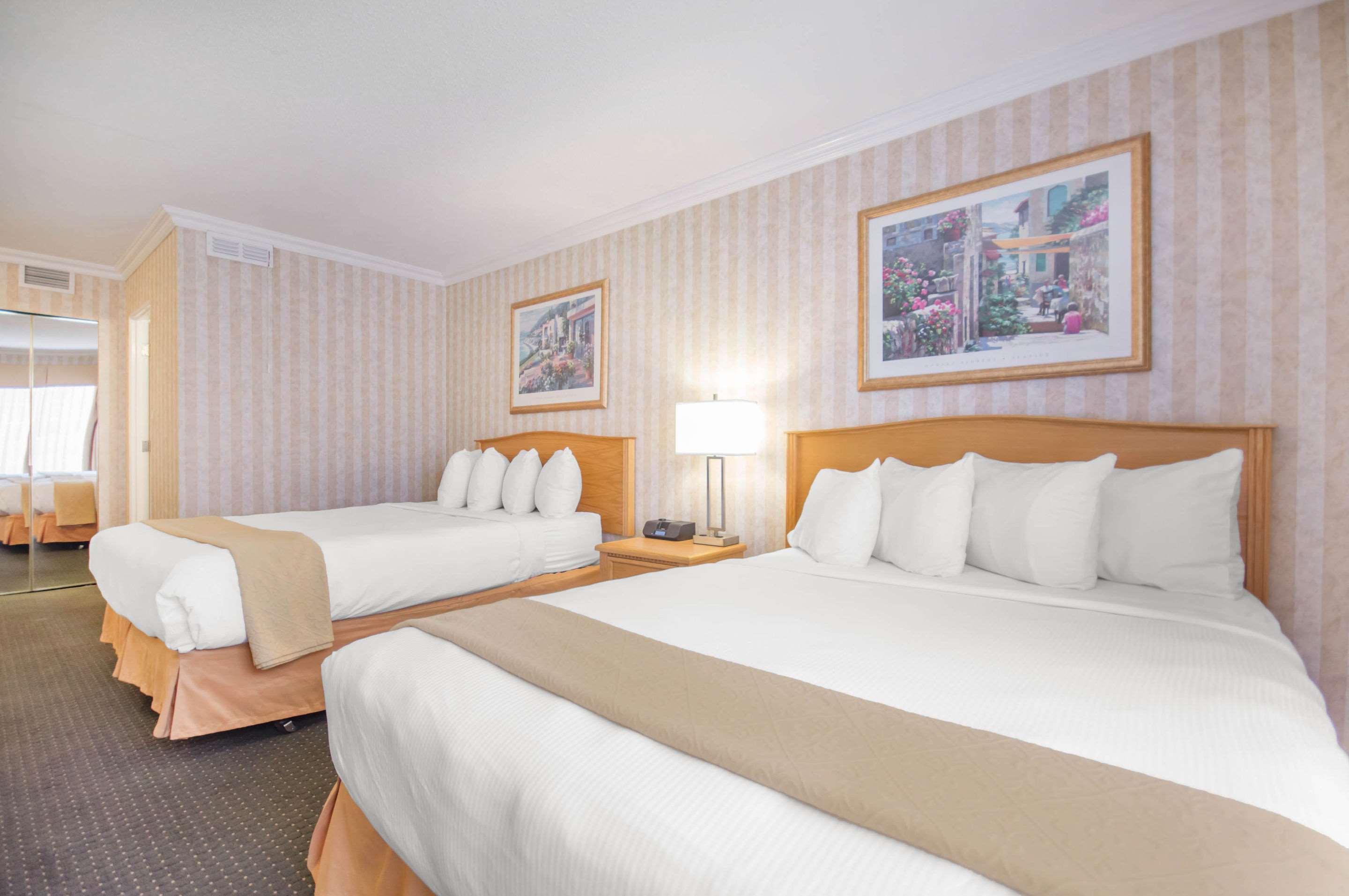Quality Inn Downtown Inner Harbour Victoria Bagian luar foto