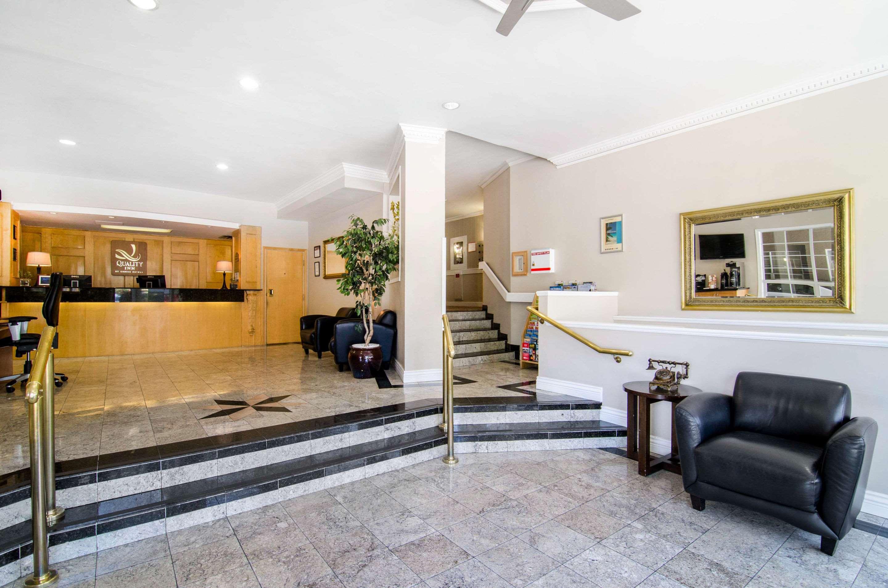 Quality Inn Downtown Inner Harbour Victoria Bagian luar foto