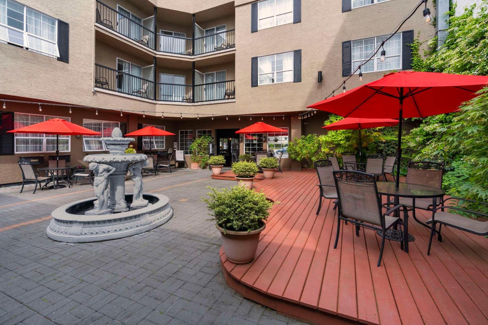 Quality Inn Downtown Inner Harbour Victoria Bagian luar foto