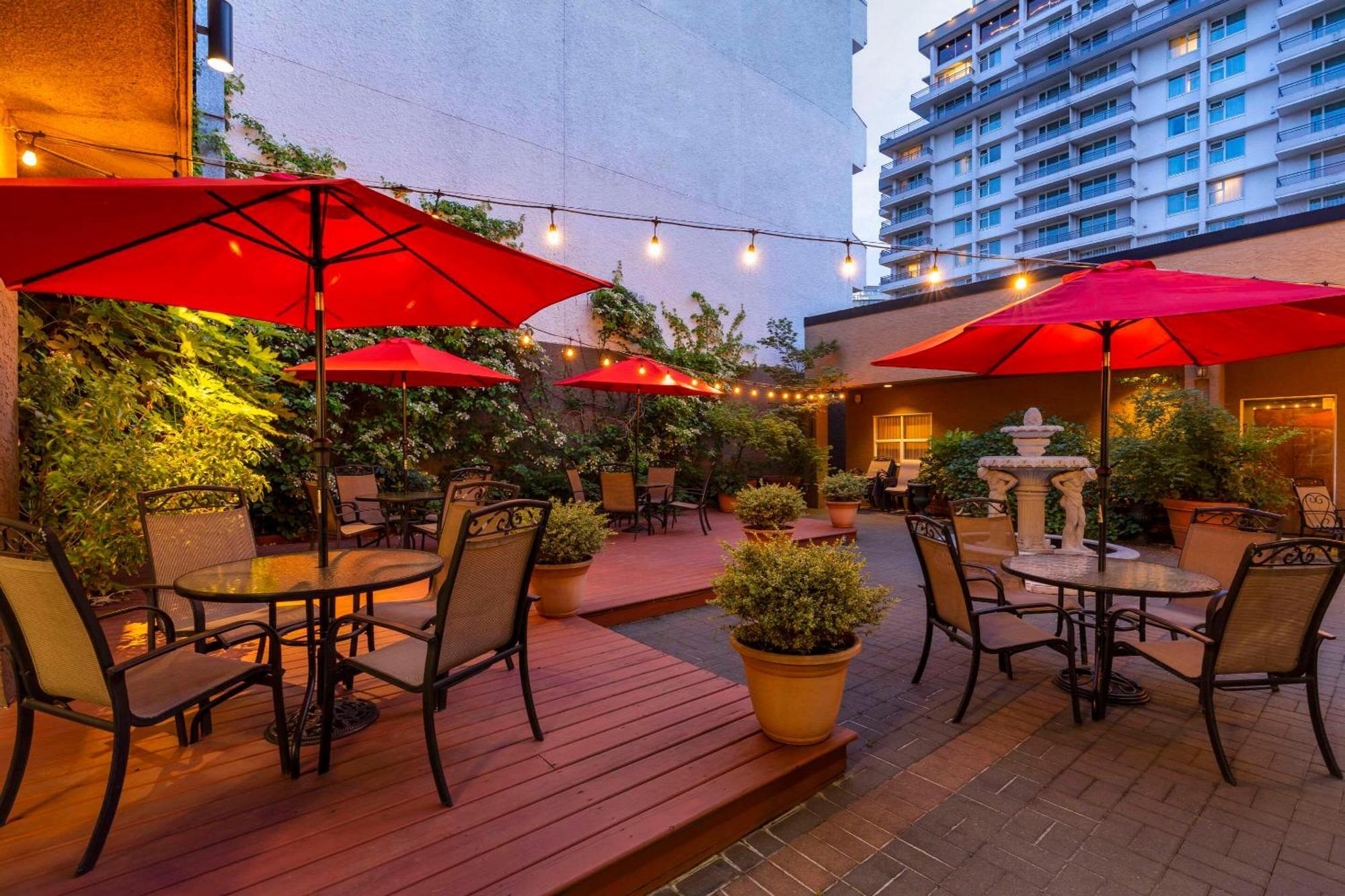 Quality Inn Downtown Inner Harbour Victoria Bagian luar foto