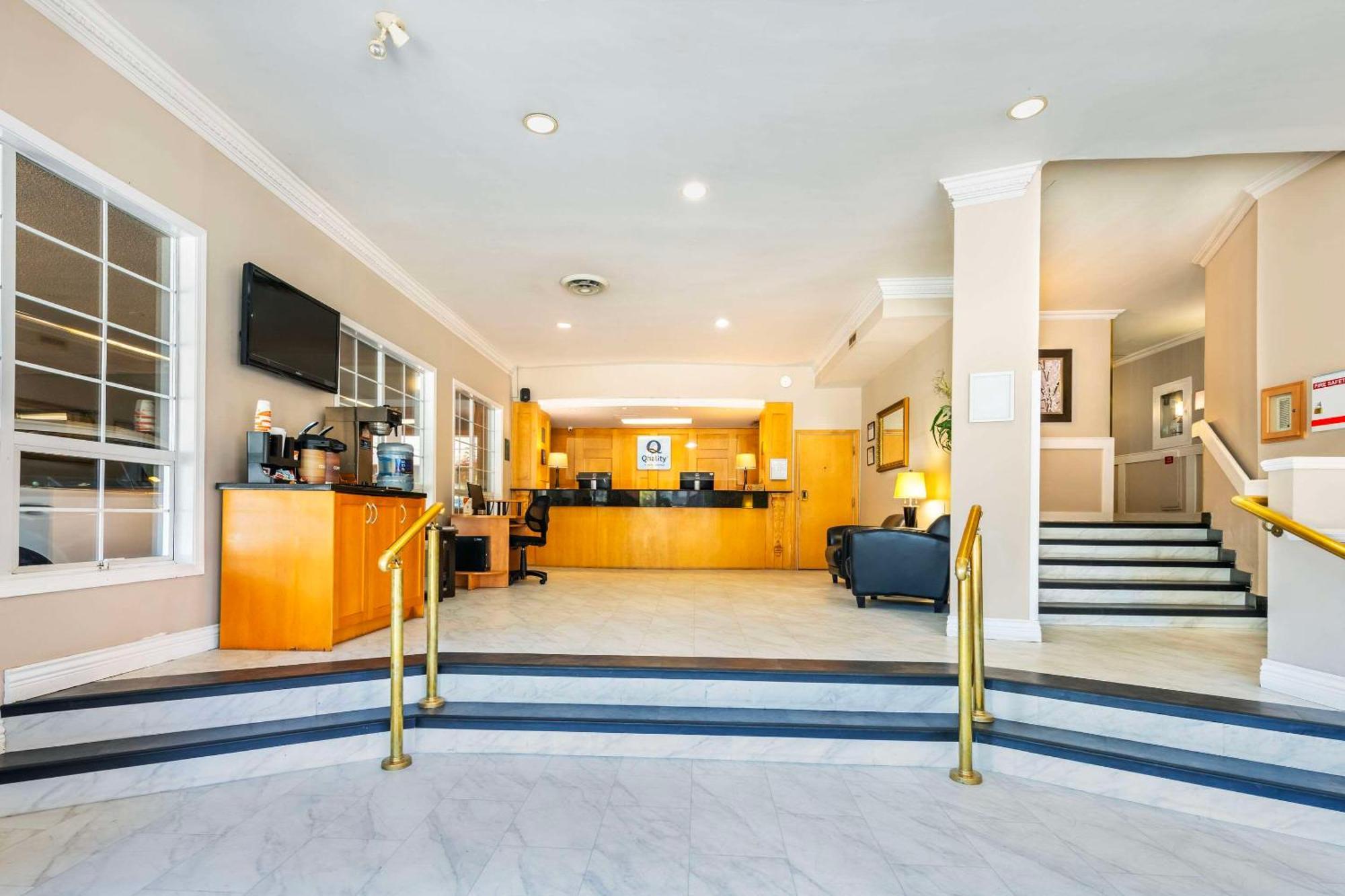 Quality Inn Downtown Inner Harbour Victoria Bagian luar foto