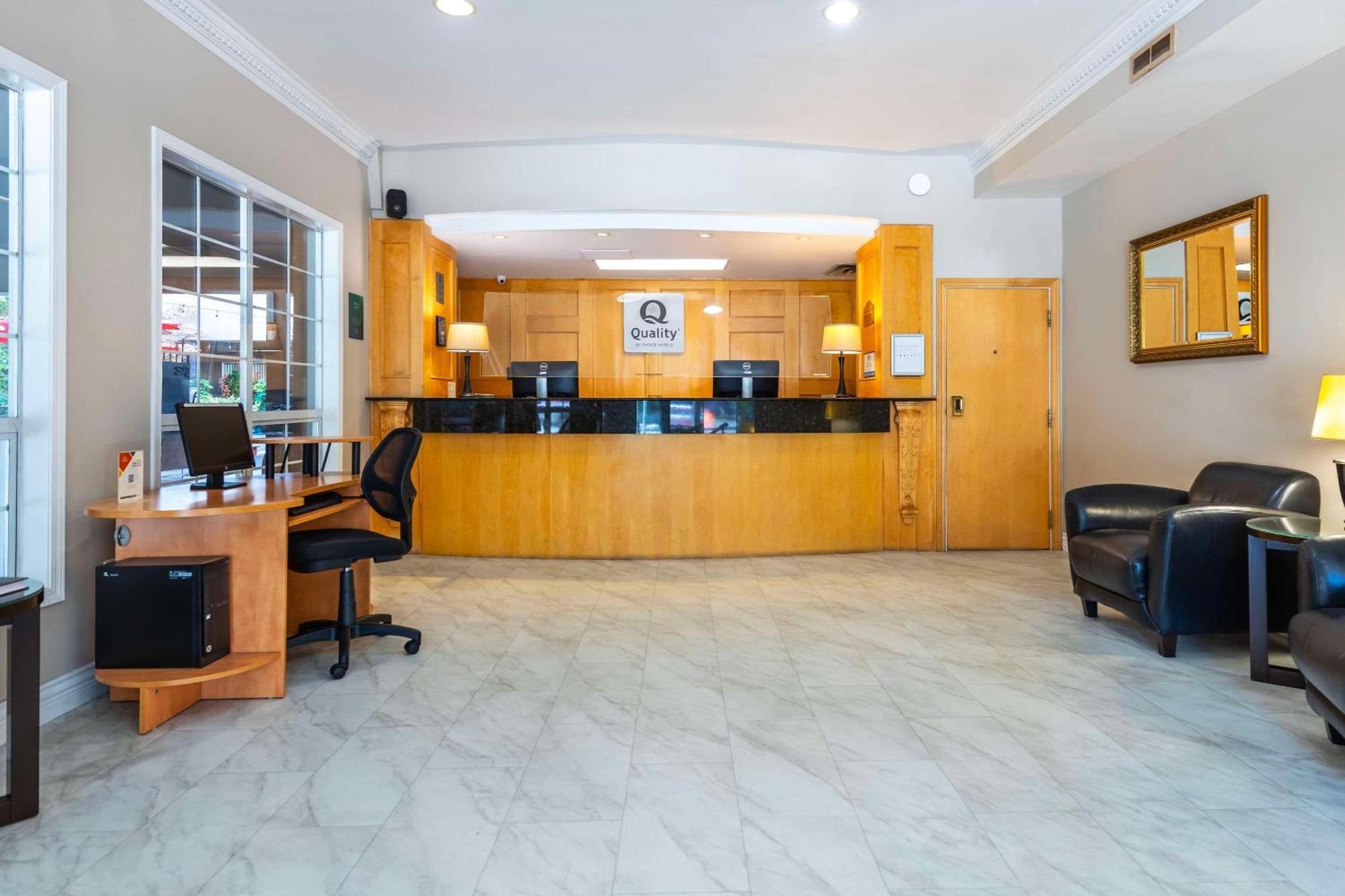 Quality Inn Downtown Inner Harbour Victoria Bagian luar foto