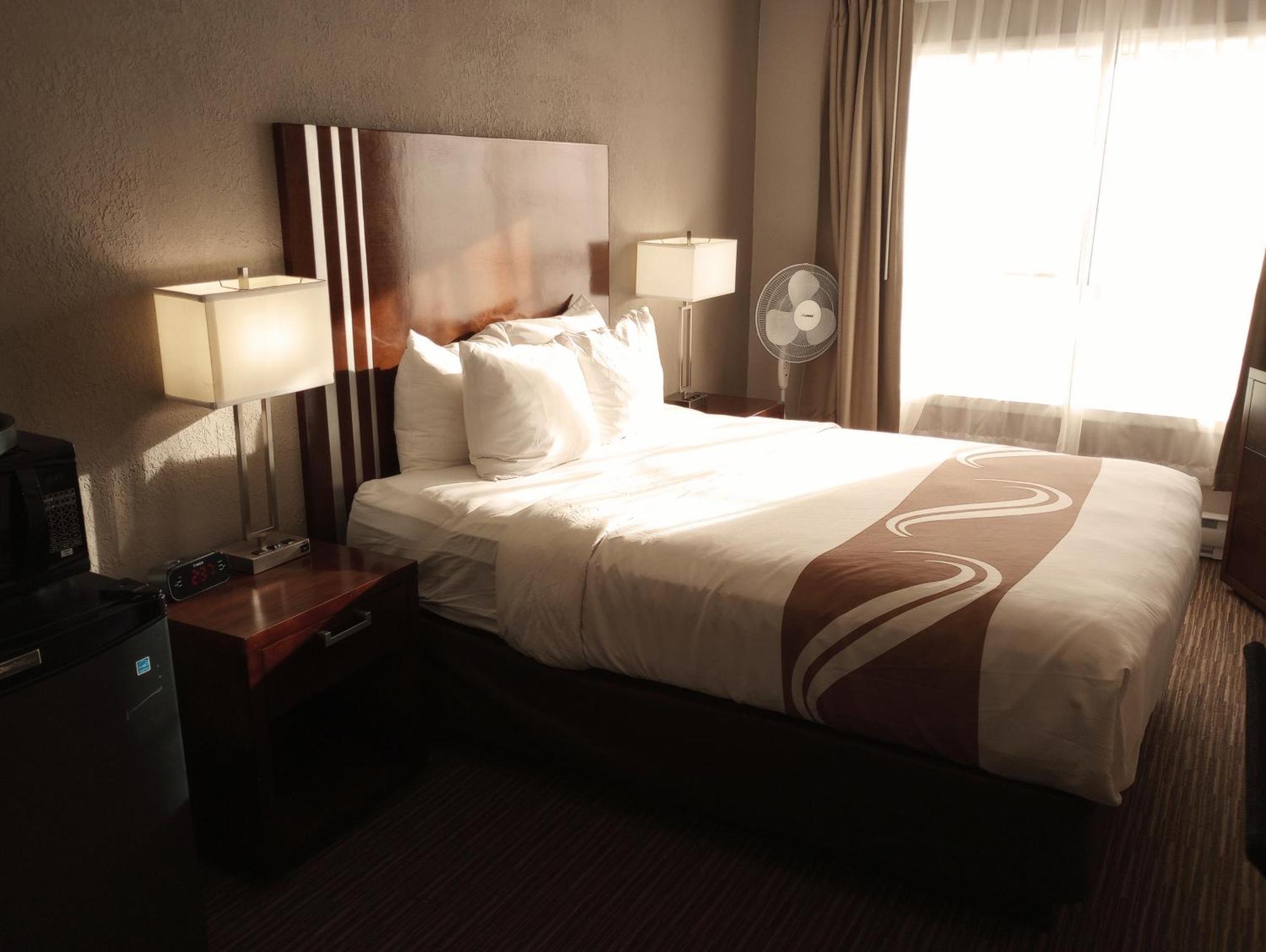 Quality Inn Downtown Inner Harbour Victoria Bagian luar foto